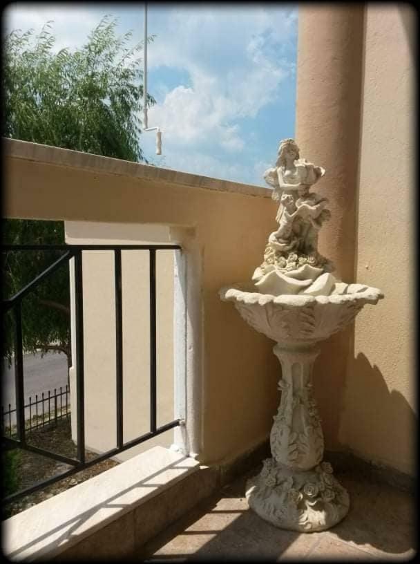 Rose Apartment Néa Péramos Exterior foto