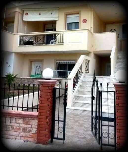 Rose Apartment Néa Péramos Exterior foto